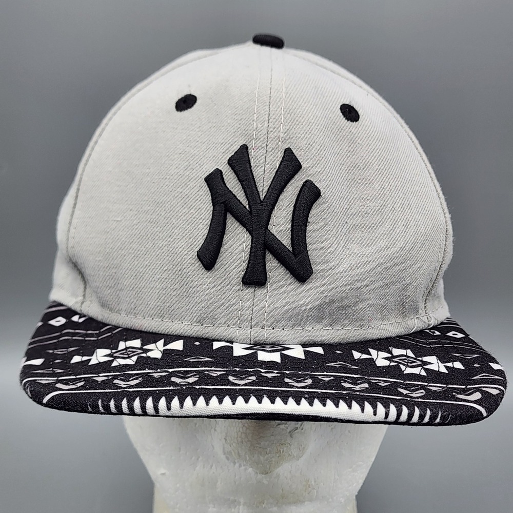 New Era Hat Grey Black MLB New York Yankees 9FIFTY Snapback Aztec Print Brim